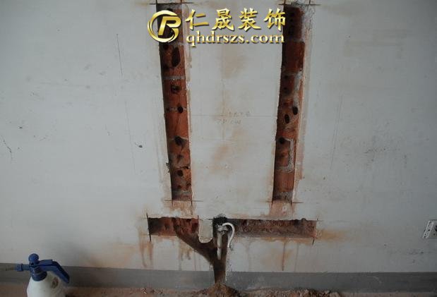 福州劉先生裝修為省錢，親身砌電視柜，包涵我笑出拖拉機般的聲響