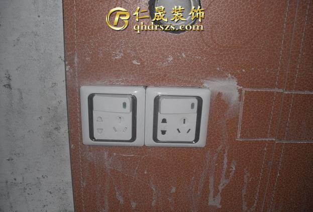 福州劉先生裝修為省錢，親身砌電視柜，包涵我笑出拖拉機般的聲響
