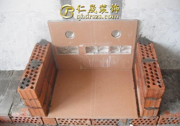 福州劉先生裝修為省錢，親身砌電視柜，包涵我笑出拖拉機般的聲響