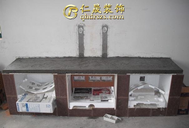 福州劉先生裝修為省錢，親身砌電視柜，包涵我笑出拖拉機般的聲響